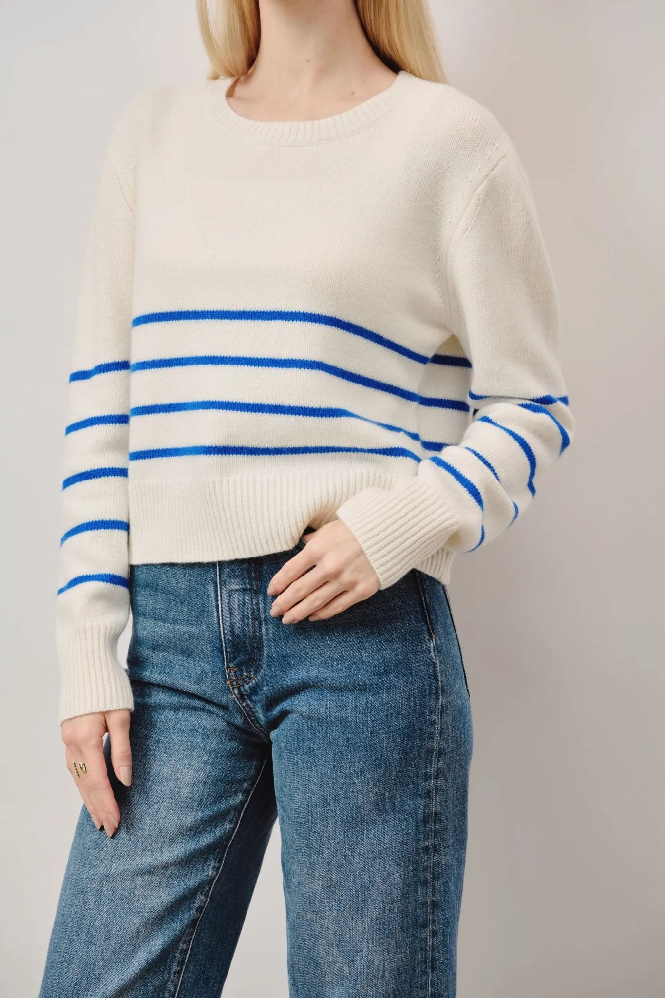 DECEMBER cashmere-blended sweater (Blue Stripe)