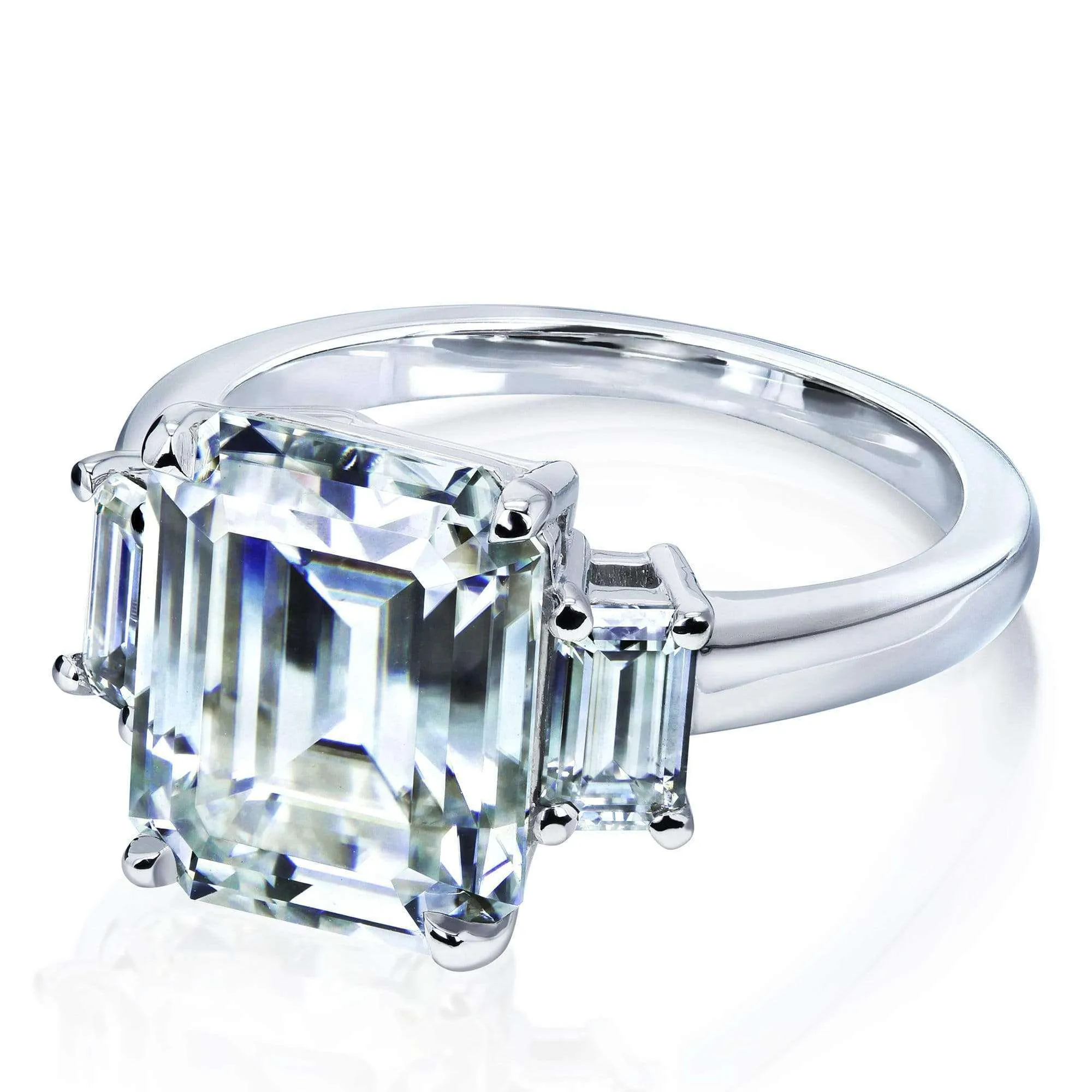 Echo 5 1/2ct.tw 3-Stone Emerald Moissanite