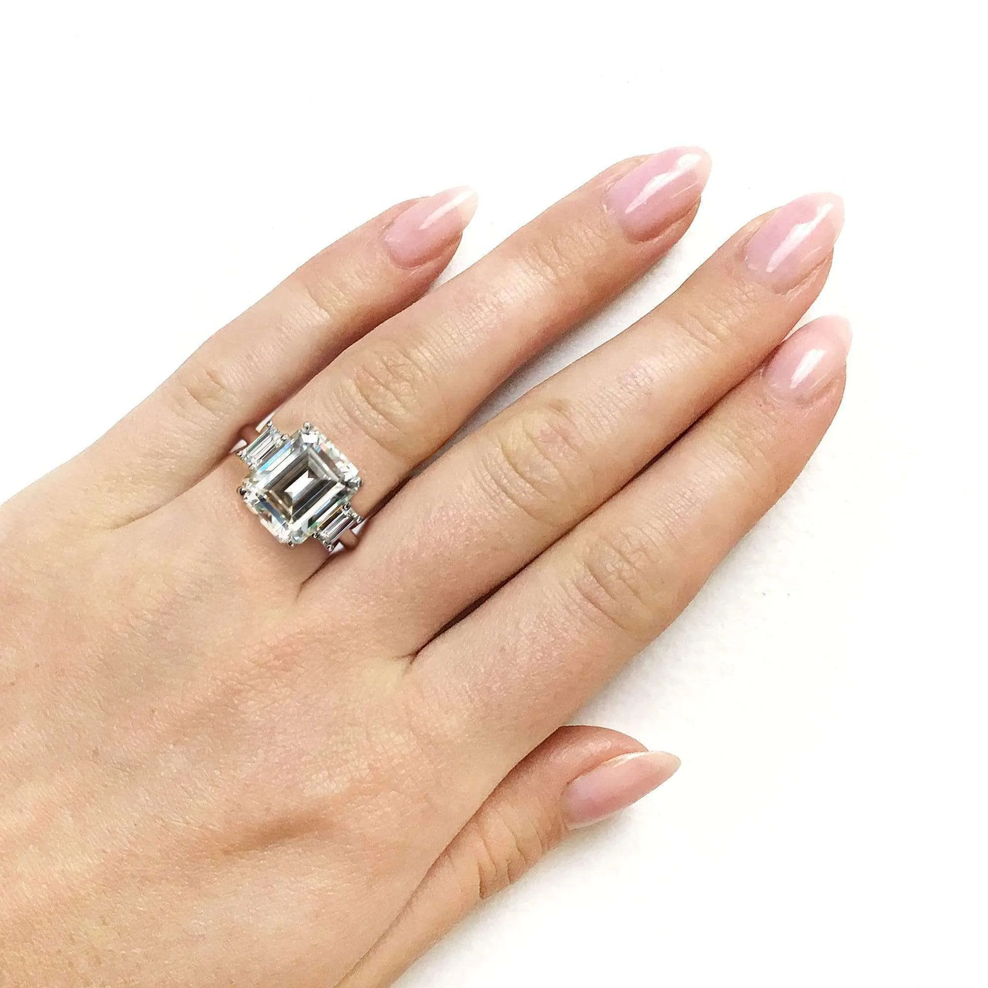 Echo 5 1/2ct.tw 3-Stone Emerald Moissanite
