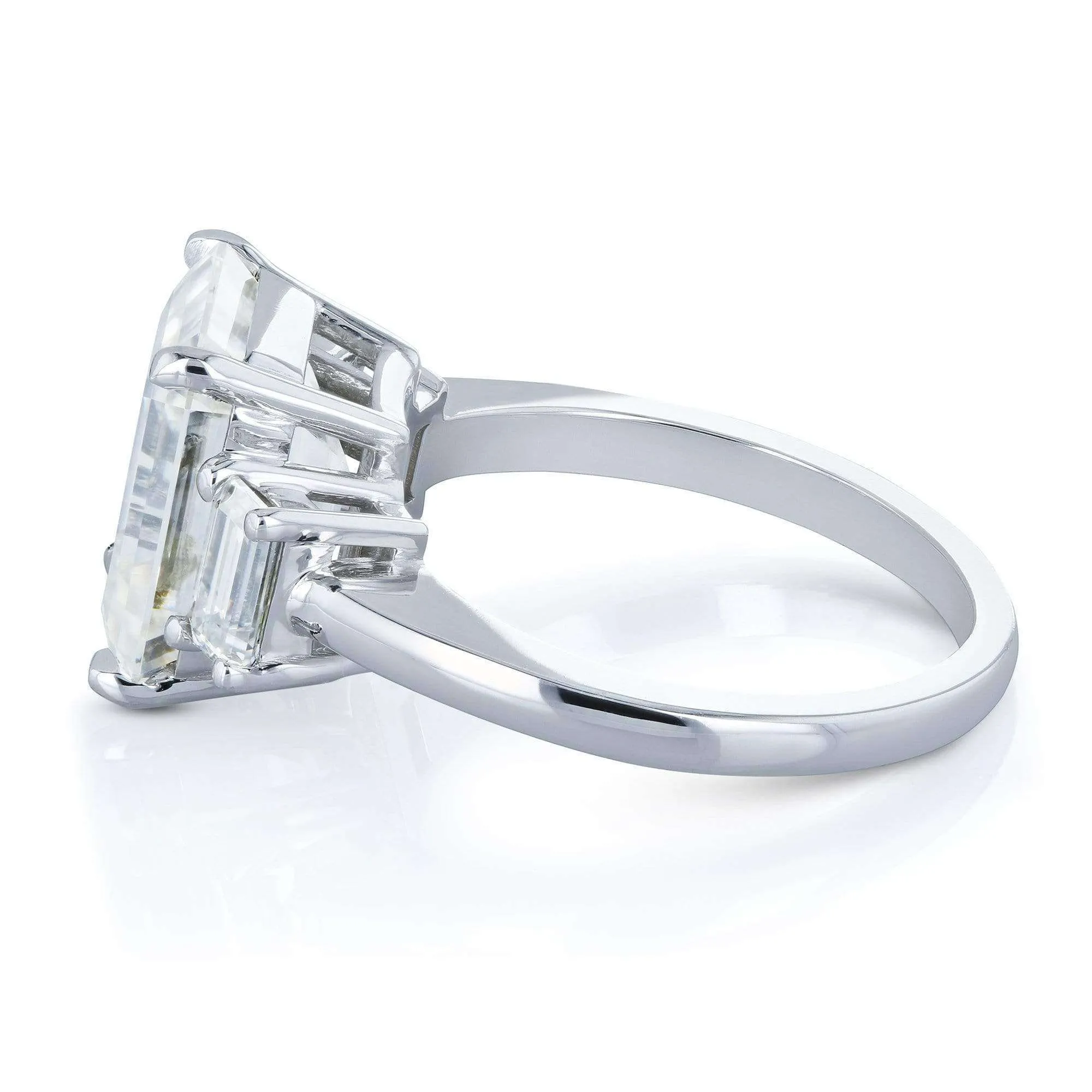 Echo 5 1/2ct.tw 3-Stone Emerald Moissanite