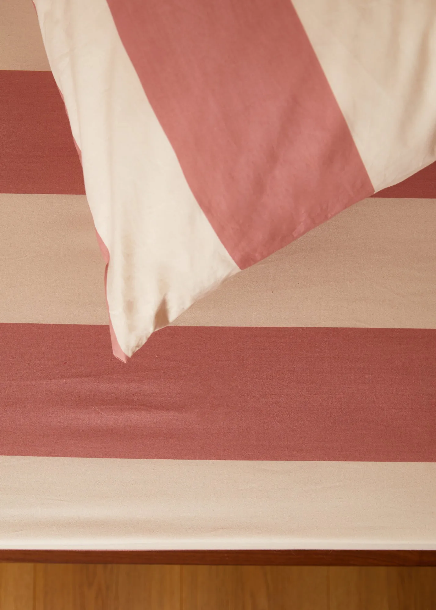 Foxford Rose Wide Stripe Pillowcase Set