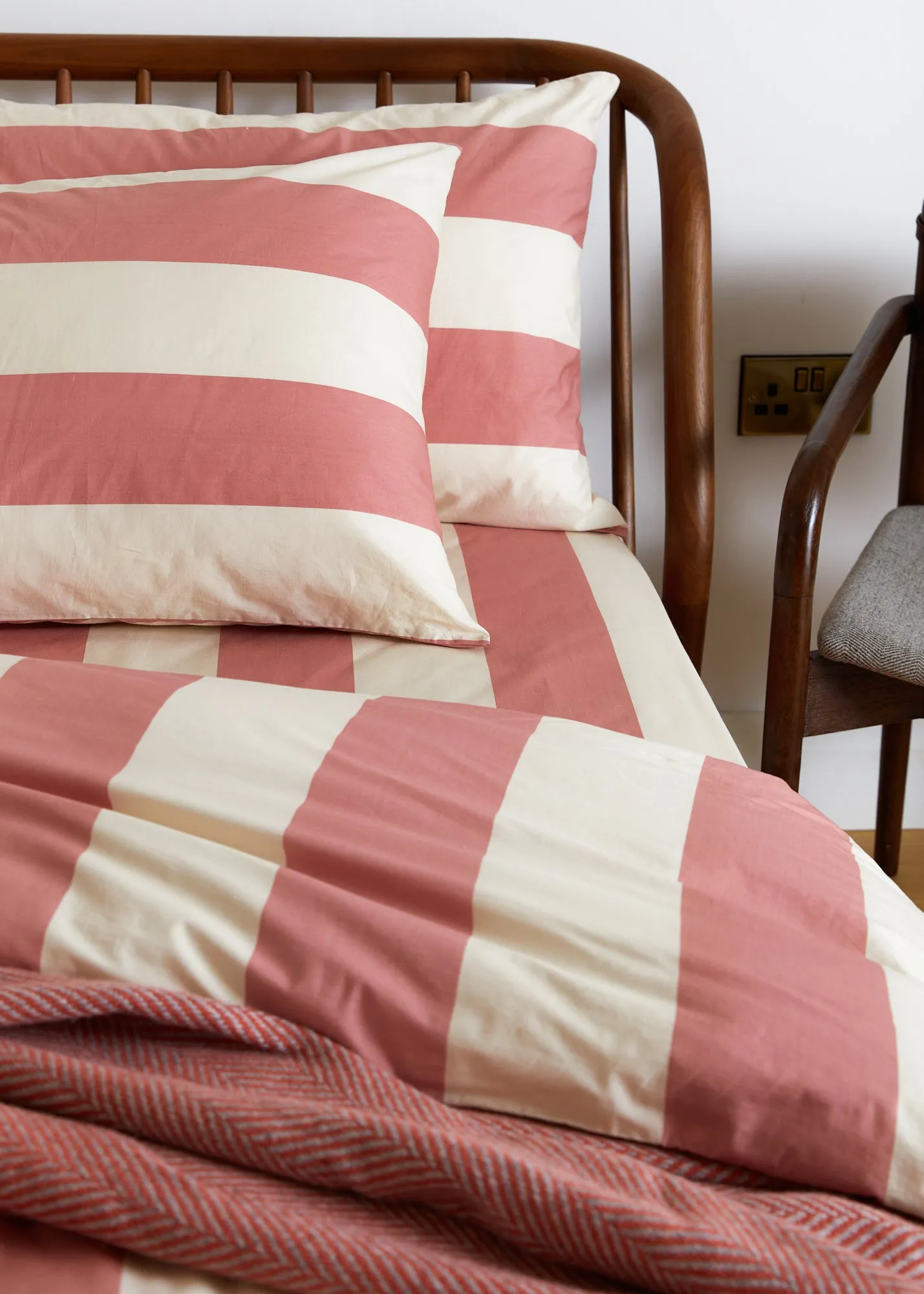 Foxford Rose Wide Stripe Pillowcase Set