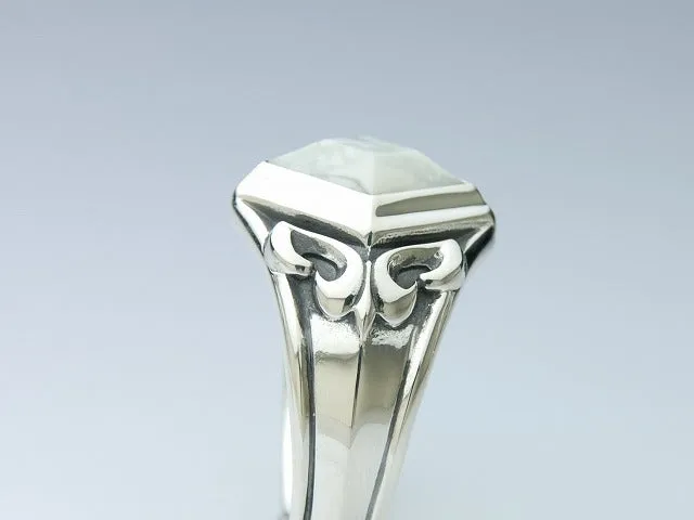 Hide Snake White Ring