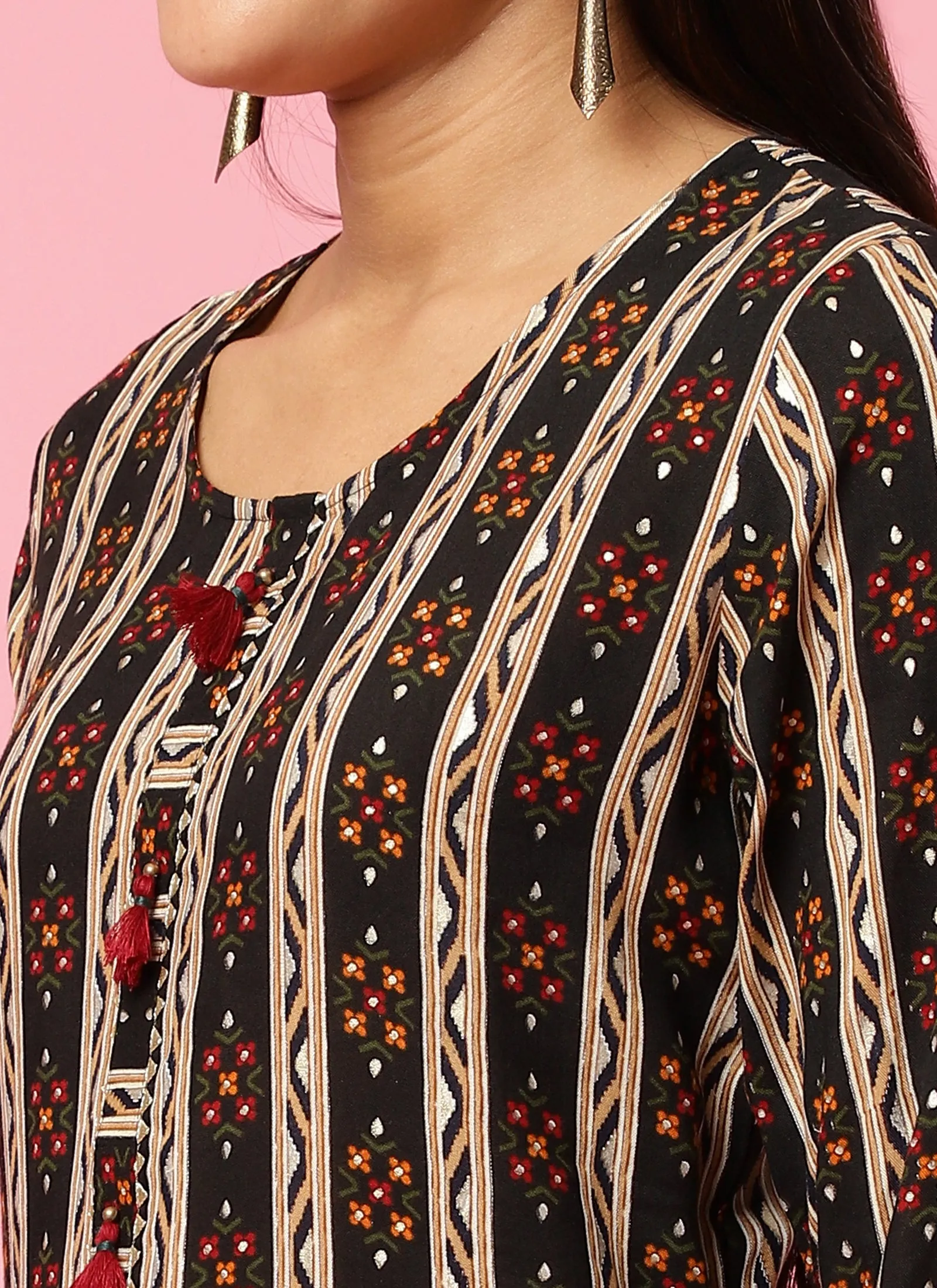 Indiessence Women Black Floral Printed Kurta Trouser Dupatta