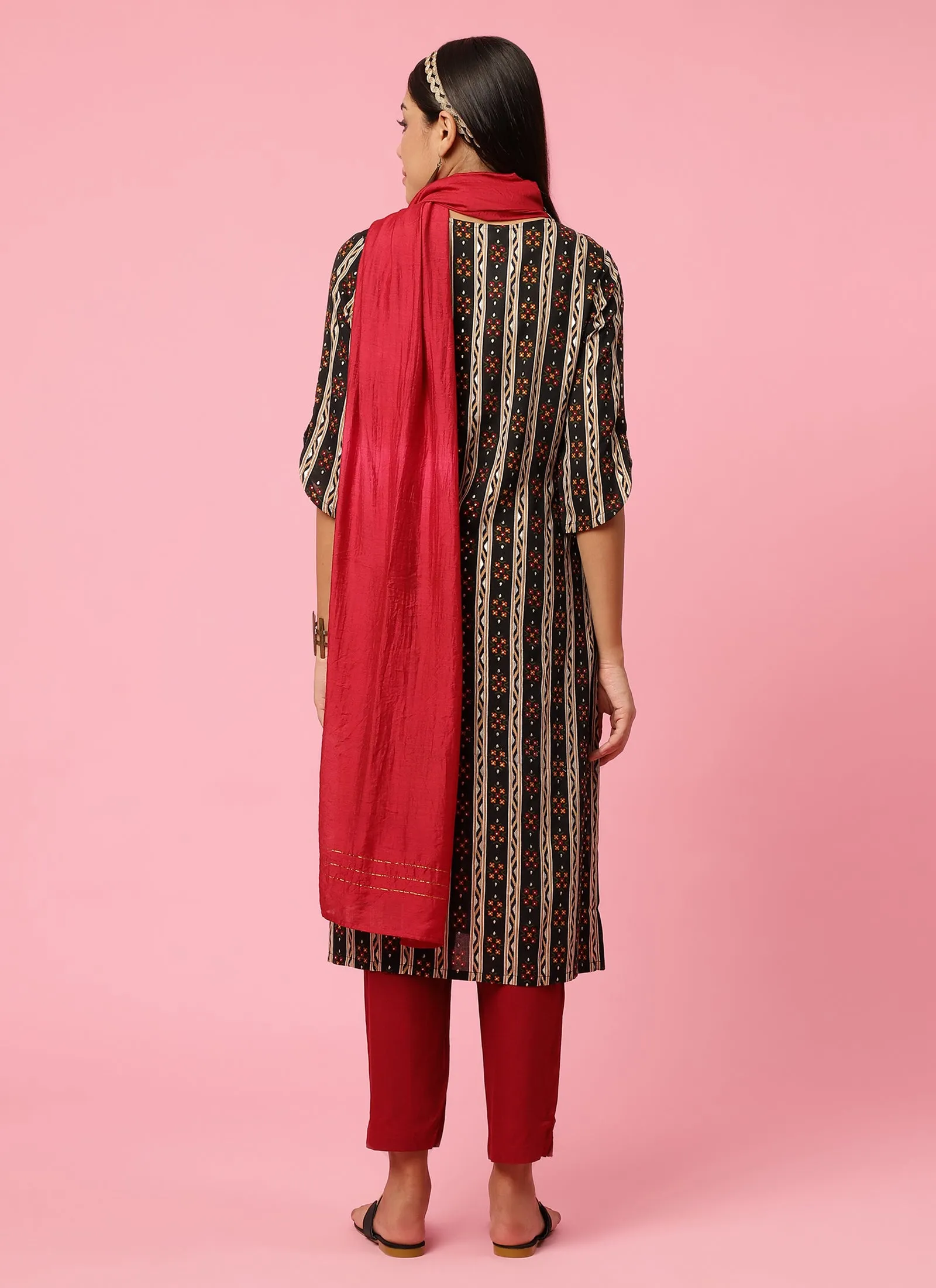 Indiessence Women Black Floral Printed Kurta Trouser Dupatta