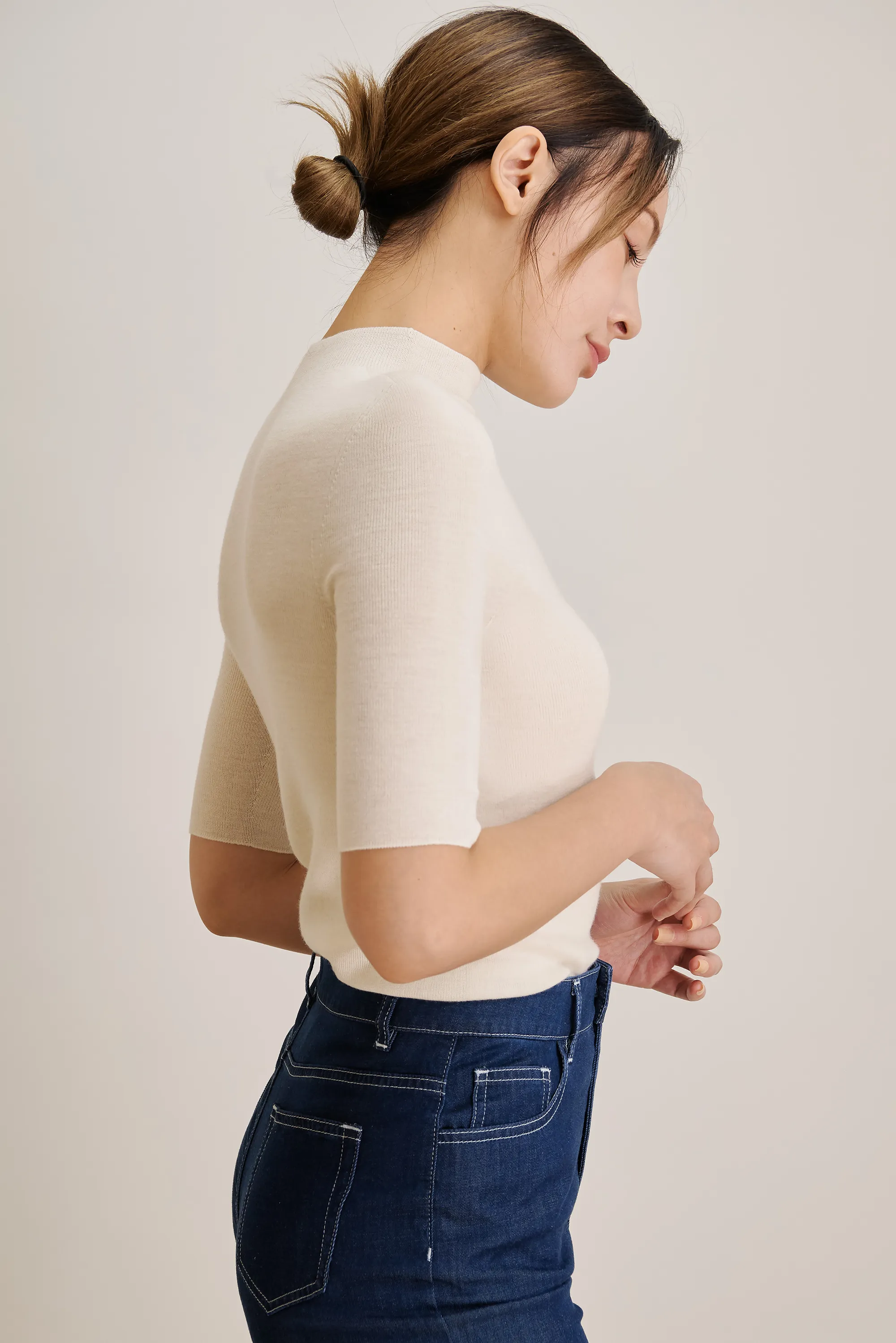 OLIVIA seamless mid-sleeves top (White)