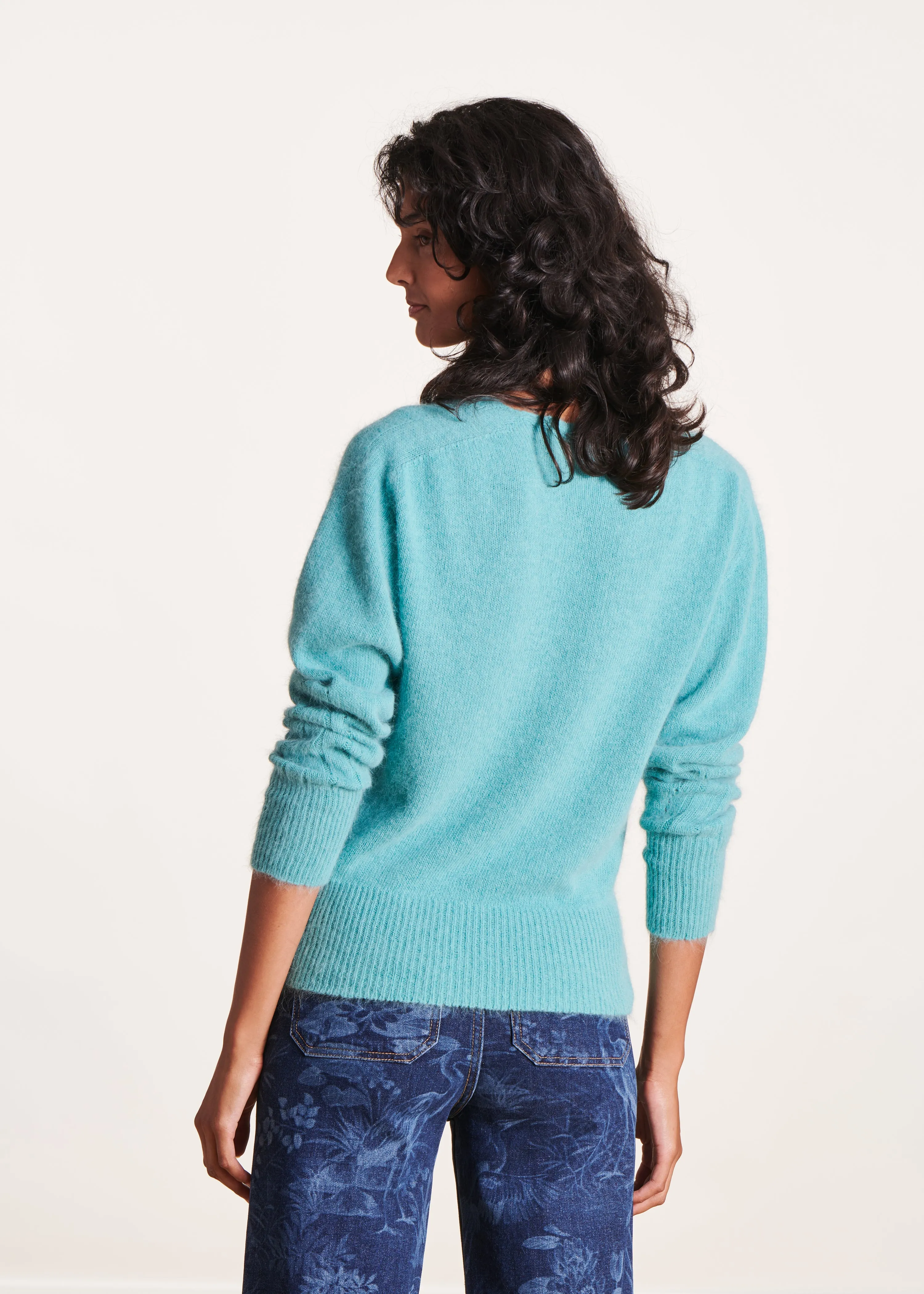 Pull vert menthe court col V en angora