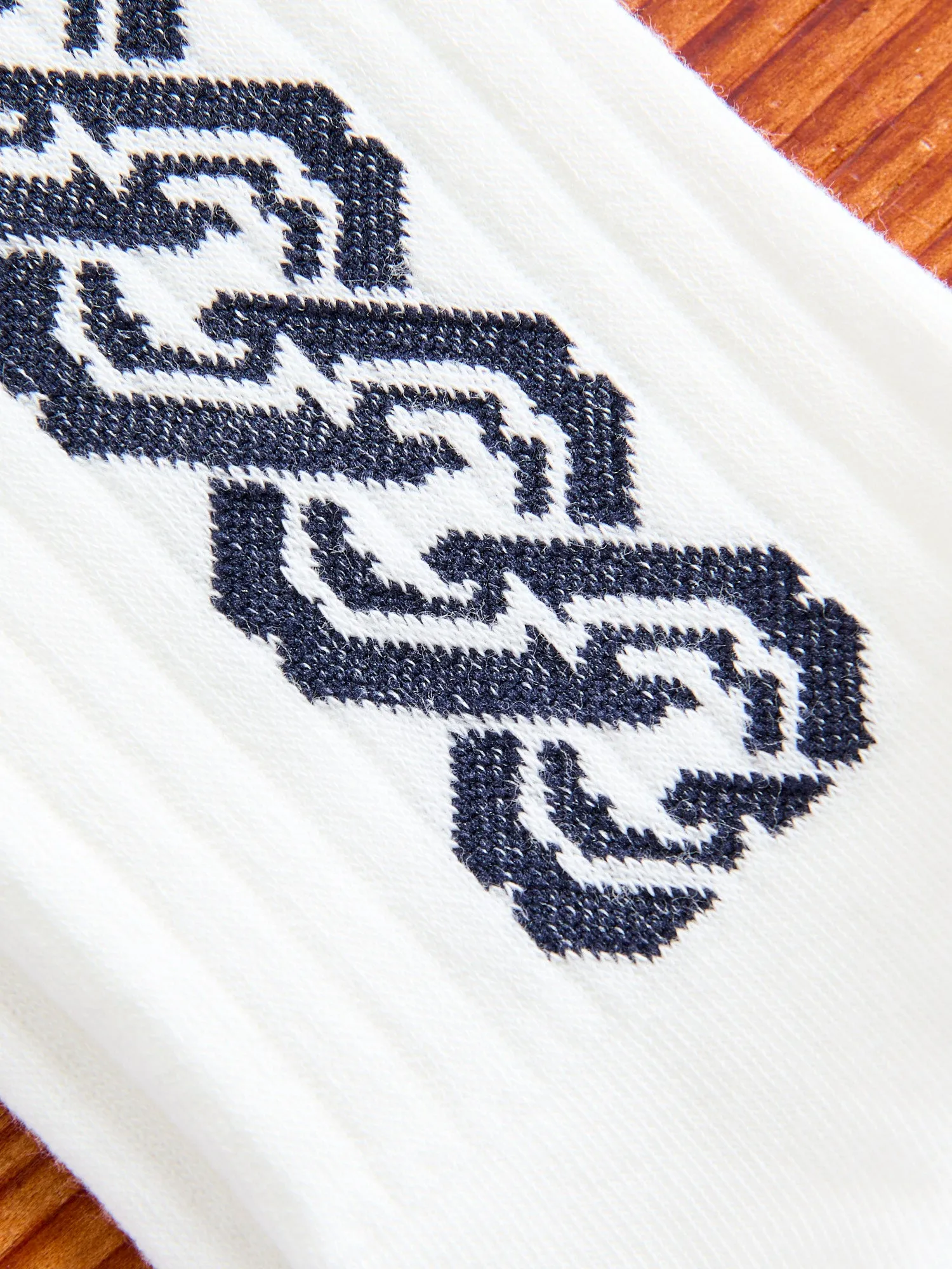 "Yoshiwara Tsunagi" Socks in White